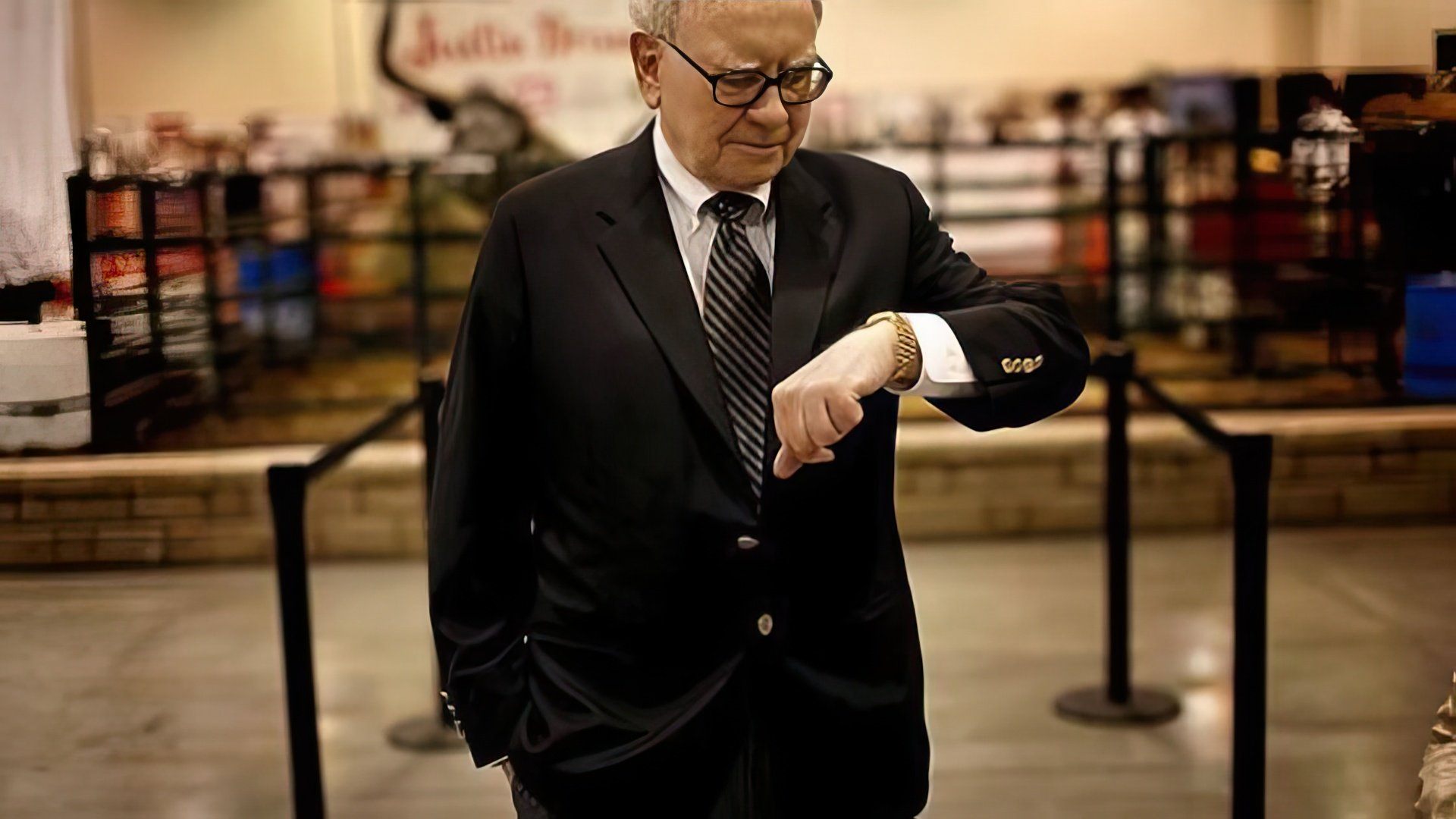 Уоррен Баффет научился выгодно инвестировать деньги