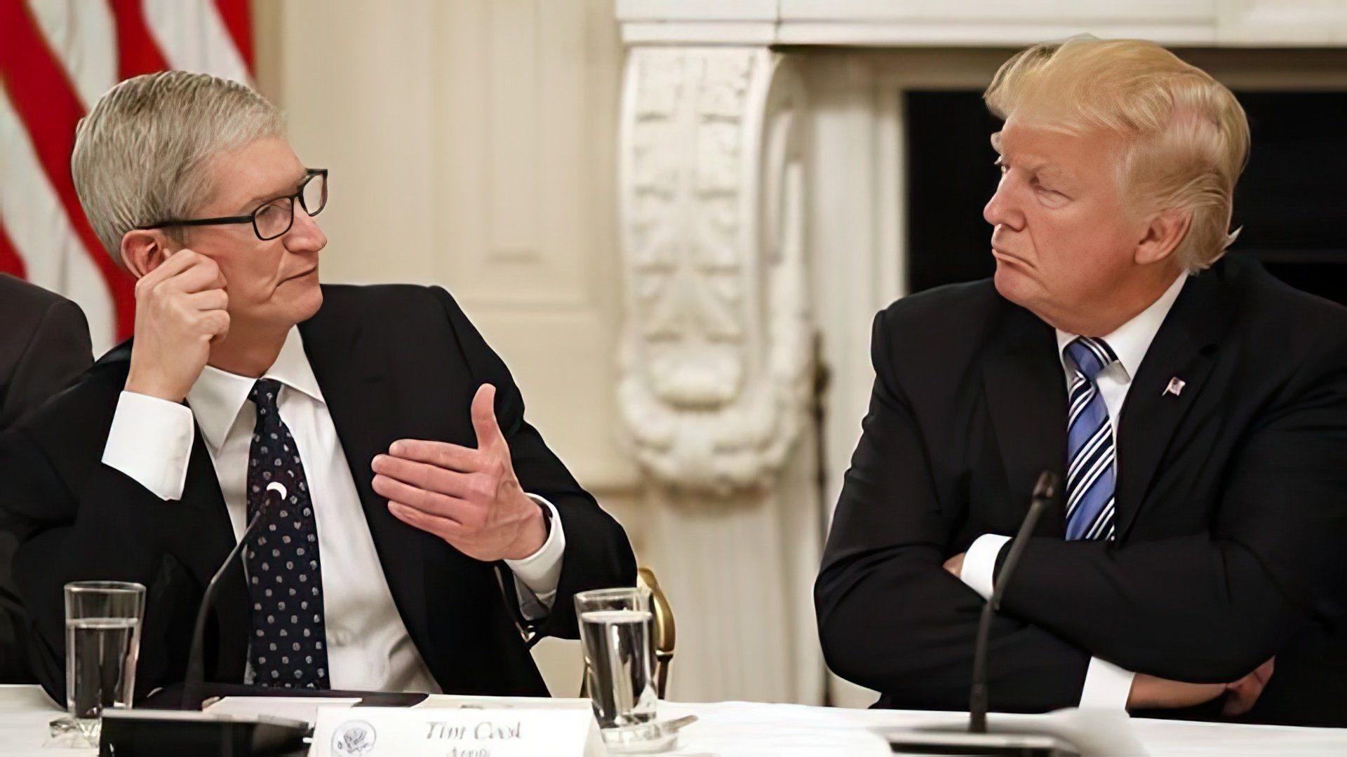 Тим Кук и Дональд Трамп