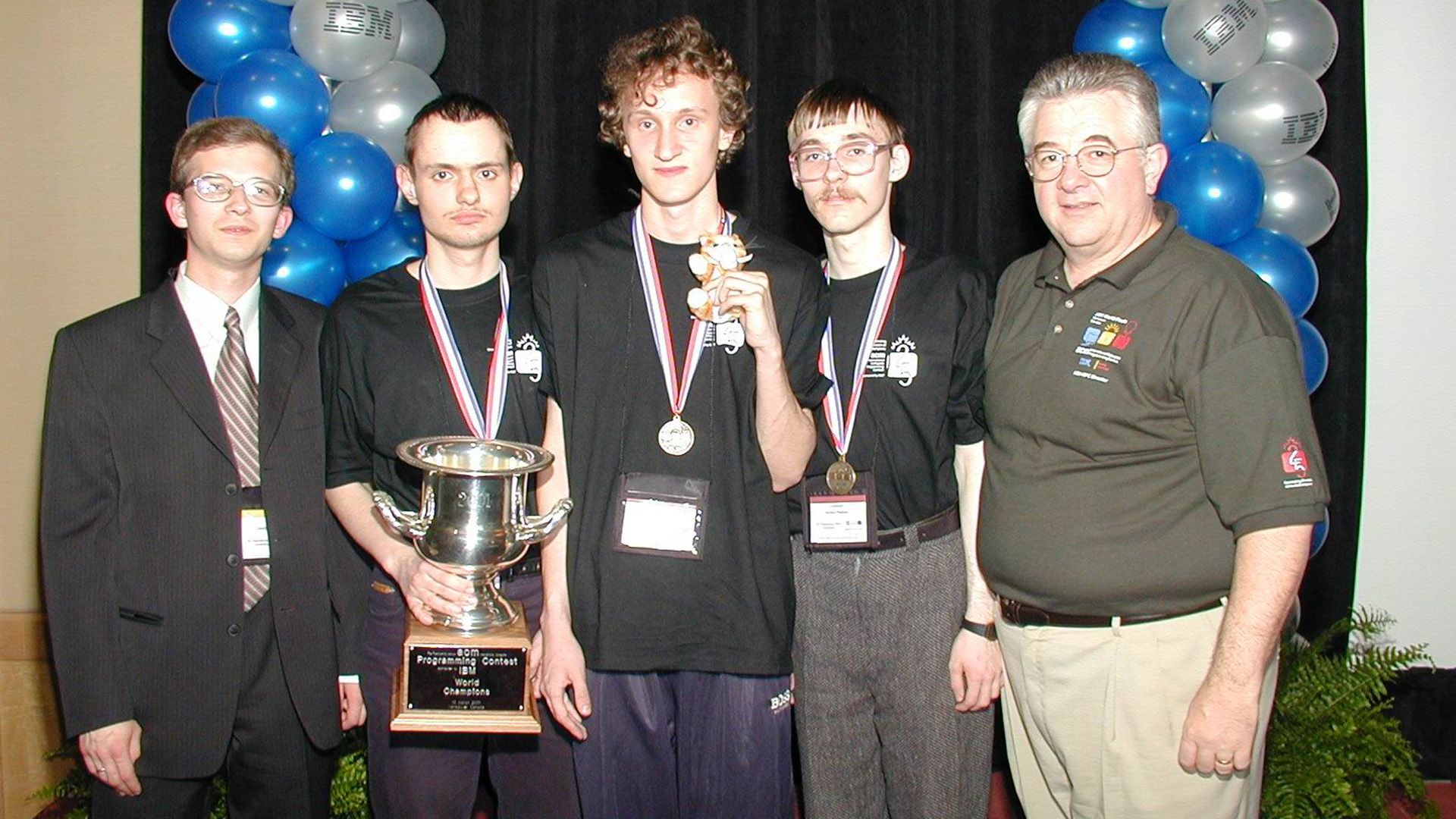 Николай Дуров в юности (с кубком в руках)