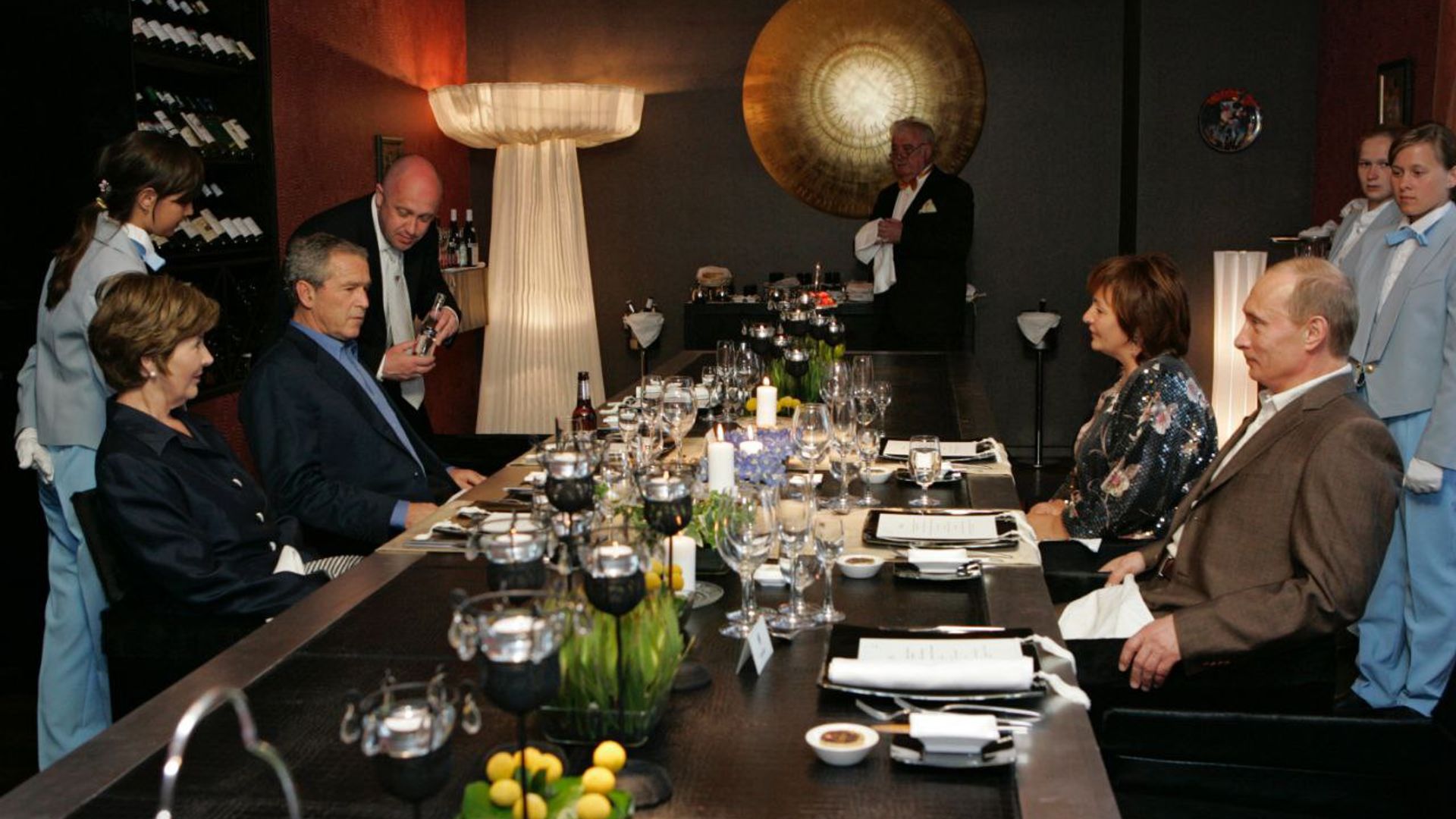 Евгений Пригожин обслуживал ужин Путина и Буша-младшего